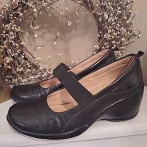 Naturalizer Black Leather Mary Janes Slip On With Chunky Heel Comfy 7